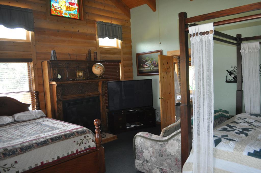 Elkwood Manor Bed & Breakfast パゴサ・スプリングス エクステリア 写真