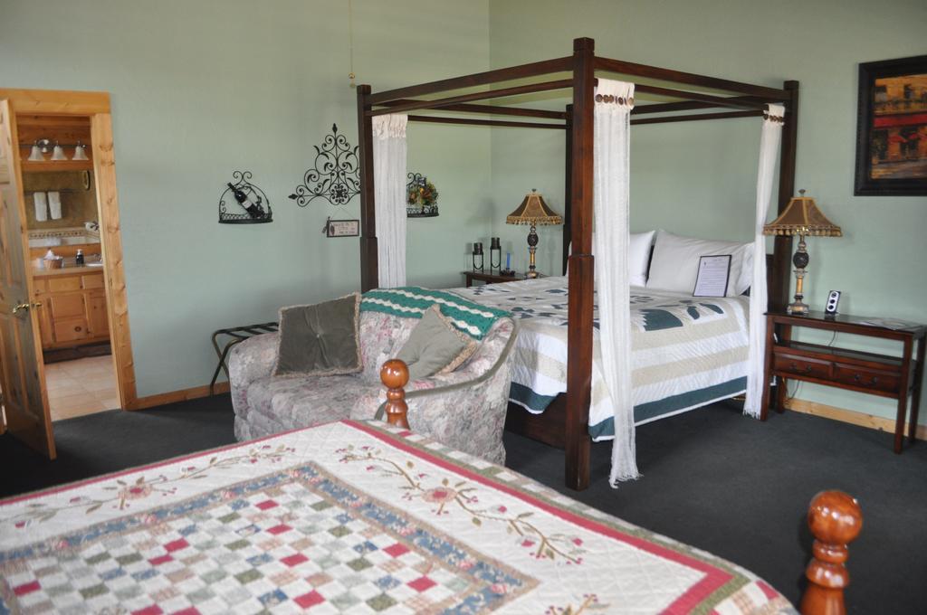 Elkwood Manor Bed & Breakfast パゴサ・スプリングス エクステリア 写真